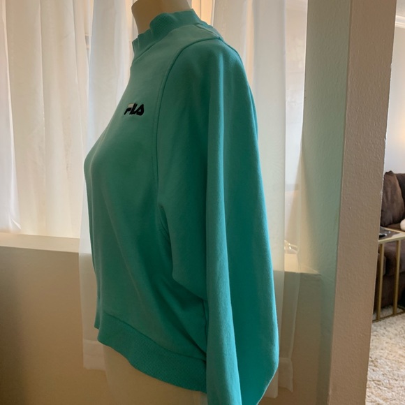 Fila Sweater. Size Medium - Picture 4 of 7